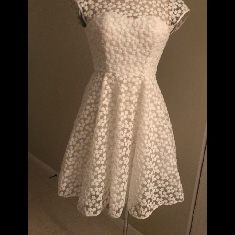 Dress - Picture 2 of 5
